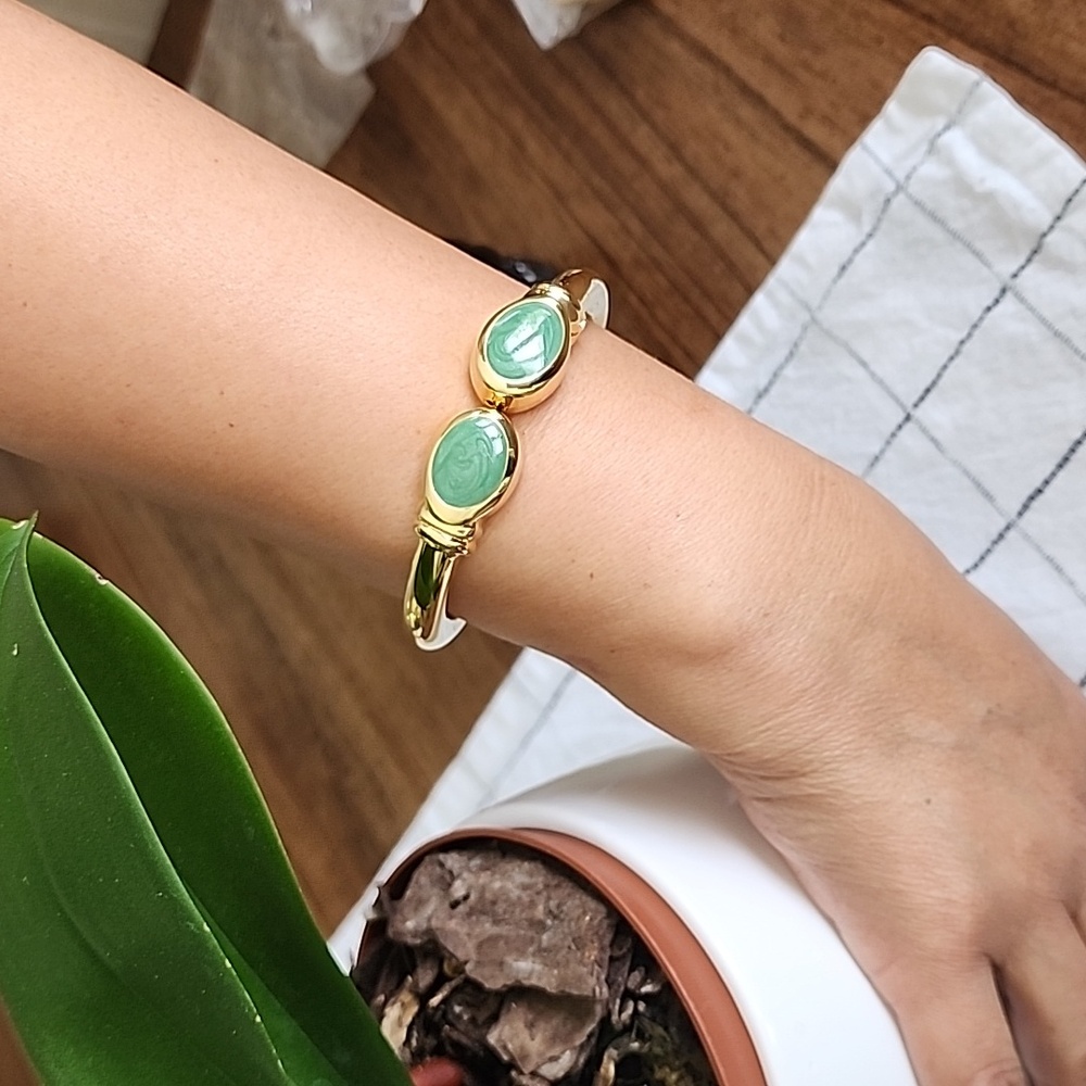 Bracelet  - Fancy Jewelry,  purchased in Macy's.  Never worn.